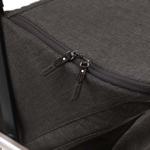 В коллекции Suited корзина для покупок закрывается крышкой на молнии