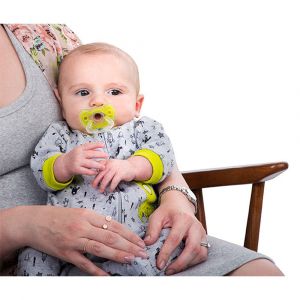 Закругленный нагубник с вентиляционными отверстиями минимизирует давление на нежную кожу щек малыша