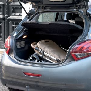 В сложенном виде коляска помещается в багажник большинства автомобилей