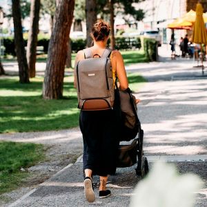 Рюкзак отлично смотрится на спине – идеальный выбор для родителей, любящих комфорт и практичность