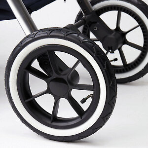 Большие надувные резиновые колеса