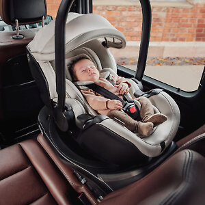 Автолюлька Baby-Safe PRO серии LUX отличается от стандартной серии только качеством ткани