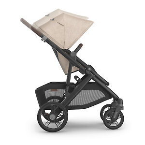 Капюшон прогулочного блока регулируется по высоте