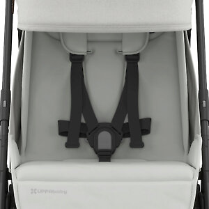 Для фиксации ребенка пятиточечные ремни с мягкими накладками