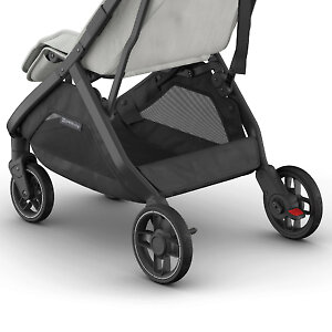 У коляски Minu V3 прочные резиновые колеса с оригинальным протектором и вместительная корзина