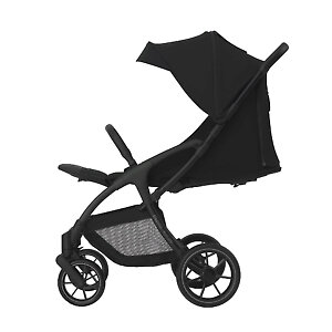 Ровное спальное место можно получить опустив спинку и подняв подножку