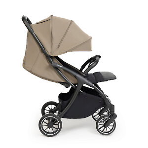 Для дневного сна на прогулке, трансформируйте сиденье в кроватку на колёсах