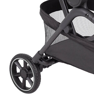 Под сиденьем вместительная корзина с сетчатыми боковинами