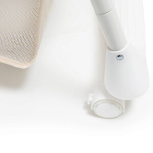 У стульчика 4 колесика для передвижения по дому со стопорами