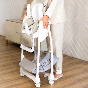 Стульчик Agex Seat'n Sleep быстро и компактно складывается и стоит вертикально