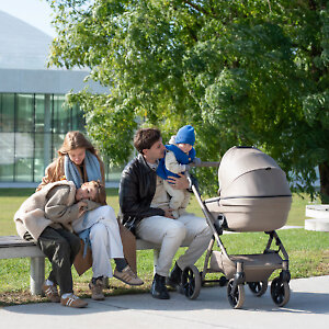 Tutis Uno 6 Plus - универсальная коляска с рождения для современной семьи