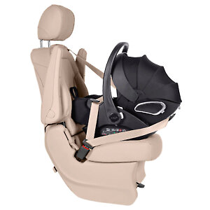 В автомобиле Carrello Vega можно устанавливать с помощью штатного ремня