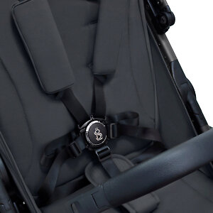 У модели 2025 года внутренние ремни с магнитным замком