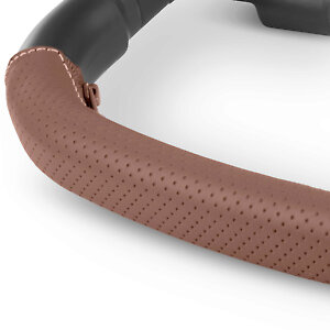 Бампер покрыт качественной перфорированной кожей