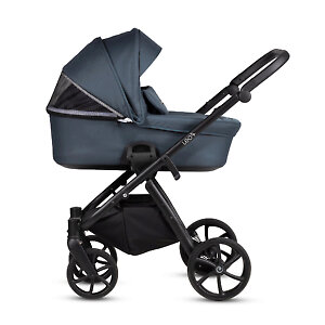 В капюшоне люльки предусмотрена сетчатая секция для вентиляции