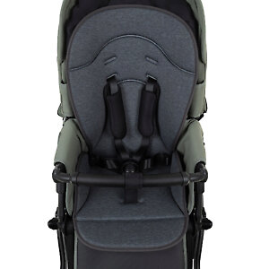 В комплекте матрасик-вкладыш для сиденья