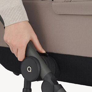 Просто поочередно нажмите кнопки, чтобы снять люльку или сиденье с шасси