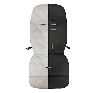 В комплекте двухсторонний матрасик-вкладыш для сиденья