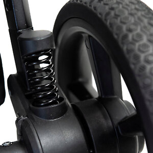 Коляска Espiro Pearl оснащена полноценной пружинной амортизацией на всех колесах