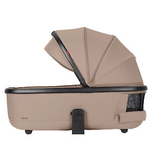 Большой капюшон люльки и вентиляция в изголовье