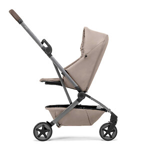 Подножку можно поднять вверх с помощью скрытой молнии