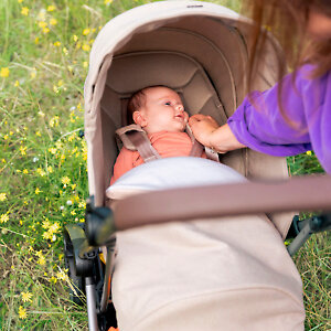 Прогулочный блок Nest to Seat создан специально для комфортных путешествий с маленькими пассажирами