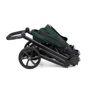 Коляску можно сложить вместе с прогулочным блоком