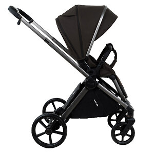 С поднятой спинкой сиденье с практически вертикальной посадкой