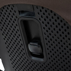 Высоту расположения капюшона можно регулировать на 6 см