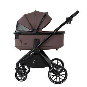 Предусмотрены вентиляционные окошки в капоре и в изголовье