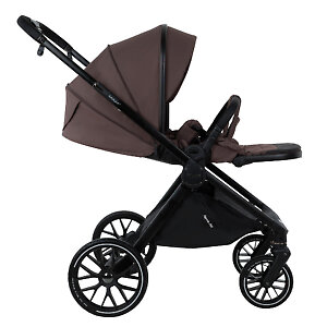 Сиденье трансформируется в ровное спальное место