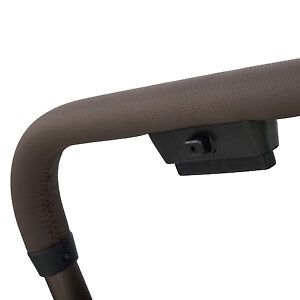 Ручка не регулируется по высоте, но расположена на оптимальном уровне, обтянута экокожей