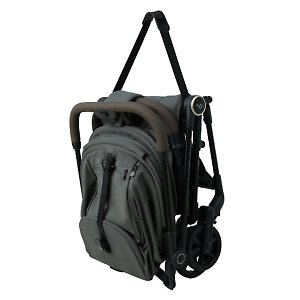 В сложенном виде коляску можно переносить на плече благодаря ремню