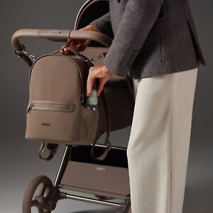 Сумка-рюкзак Anex стильно смотрится с любой коляской