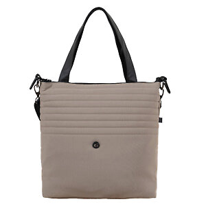 Для мамы предусмотрена стильная сумка на ручку коляски