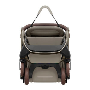 В комплекте ремень для переноски коляски на плече в сложенном виде