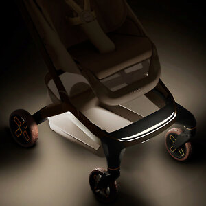 Изюминка Fame Cabin - интегрированная в раму подсветка