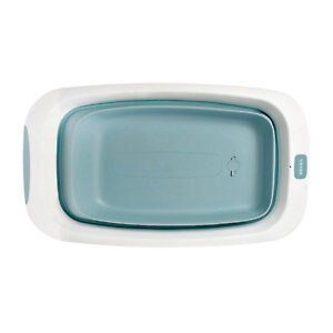 На дне ванночки есть отверстие слива