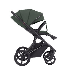 Объемный капор раскрывается до бампера