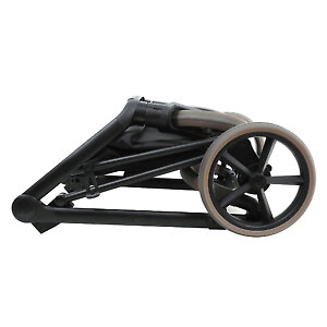 Шасси легко складывается пополам книжкой