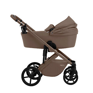 Люлька легко устанавливается на шасси коляски