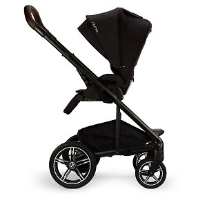 Сиденье реверсивное, можно установить лицом к себе