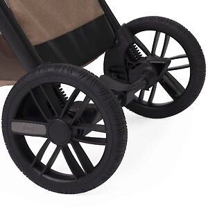 У колясок коллекции 2026 года колёса резиновые