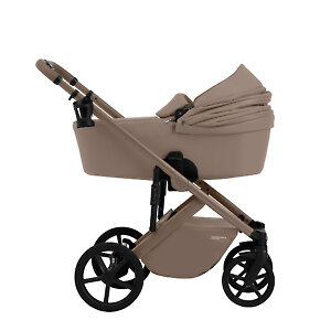 Люлька легко устанавливается на шасси коляски