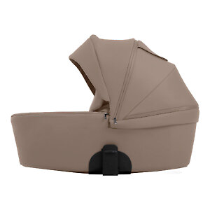 Дно люльки покатое, что позволяет укачивать её на полу