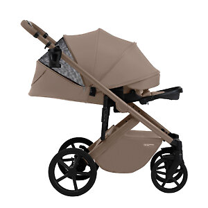 Сиденье раскладывается в ровное спальное место, есть вентиляционная секция в капоре