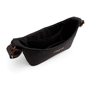 Внутри сумочки-органайзера несколько отсеков