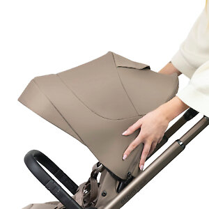 Капюшон регулируется по высоте