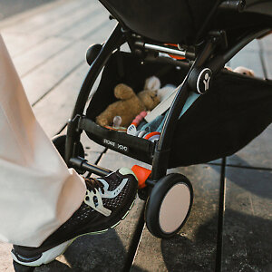 Небольшая педаль тормоза красного цвета