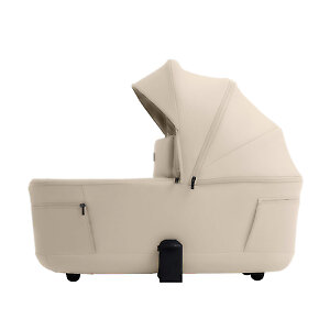 На дне люльки пластиковые ножки